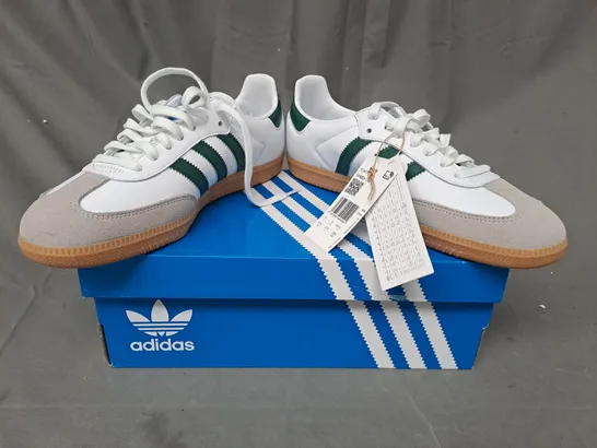 BOXED PAIR OF ADIDAS SAMBA OG SHOES IN WHITE/GREEN UK SIZE 9