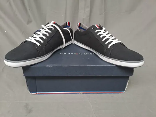 BOXED PAIR OF TOMMY HILFIGER SHOES IN BLACK UK SIZE 13