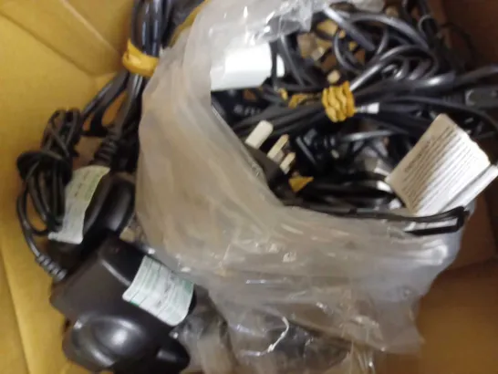 LOT OF APPROX 20 ASSORTED CABLES 