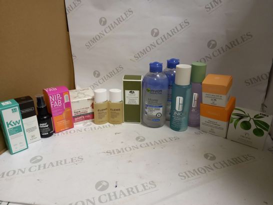 LOT OF APPROXIMATELY 15 SKIN CARE ITEMS, TO INCLUDE ELEMIS, ORIGINS, FACETHEORY, ETC