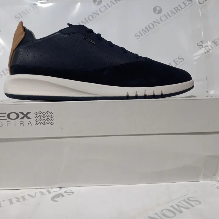 OF GEOX RESPIRA SHOES IN NAVY UK SIZE 10 4604973-Simon Charles Auctioneers