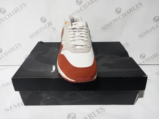 BOXED PAIR OF NIKE AIR MAX 1 LX TRAINERS IN CREAM/RUGGED ORANGE UK SIZE 8.5