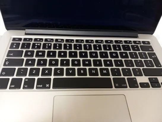 APPLE MACBOOK PRO (A1502 EARLY 2015)