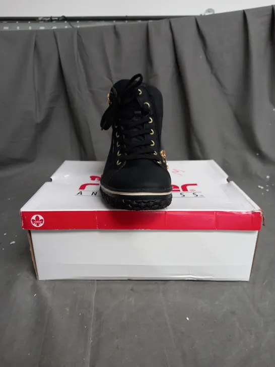 BOXED PAIR OF RIEKER WARM LINED BOOTIE IN BLACK SIZE 6.5