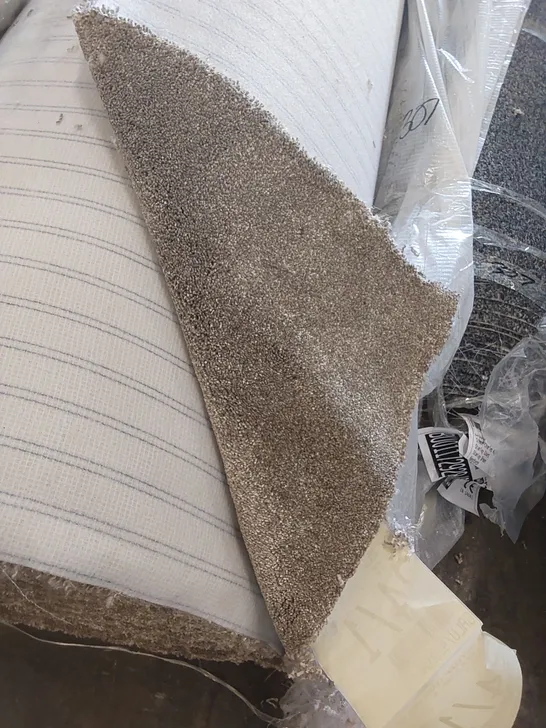 ROLL OF QUALITY SUBLIME MUDSLIDE CARPET // SIZE: APPROX 5 X 18m