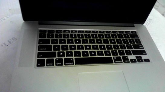 SILVER APPLE MACBOOK PRO I7 2.3 512GB SSD