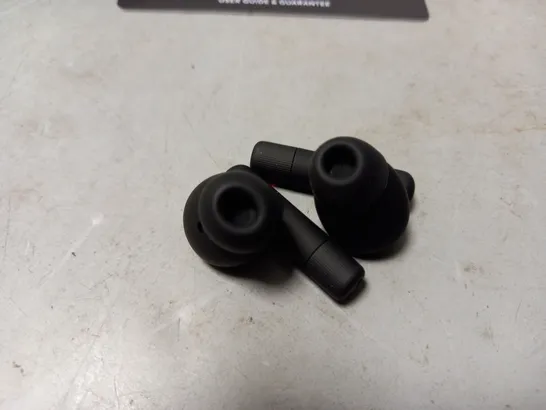 HUGO BOSS TRUE WIRELESS EARBUDS