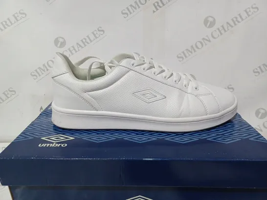 BOXED UMBRO C CUP MENS SHOES - SIZE 10