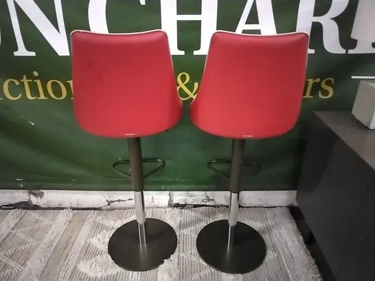 QUALITY ITALIAN MADE PAIR OF BONTEMPI CLARA RED LEATHER BAR STOOLS ON BRASS BASES  RRP £1020