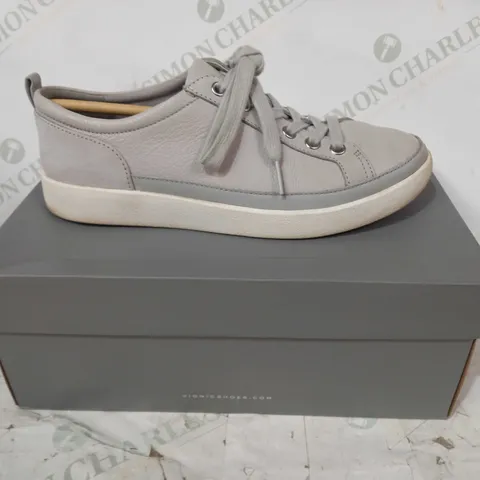 VIONIC ESSENCE WINNY LACE UP TRAINERS IN GREY LEATHER UK SIZE 6