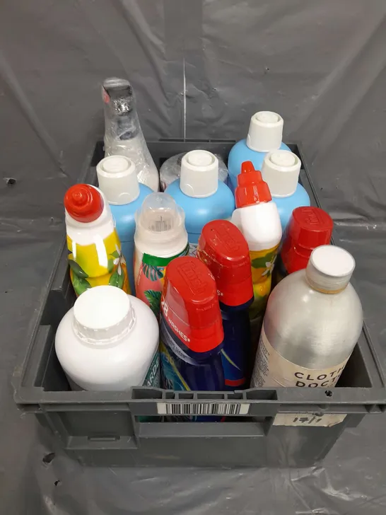 TOTE OF APPROX 10 CLEANING PRODUCTS TO INCLUDE TOILET GEL , STERILISING FLUID , LIQUID DETERGENT , ETC  - COLLECTION ONLY