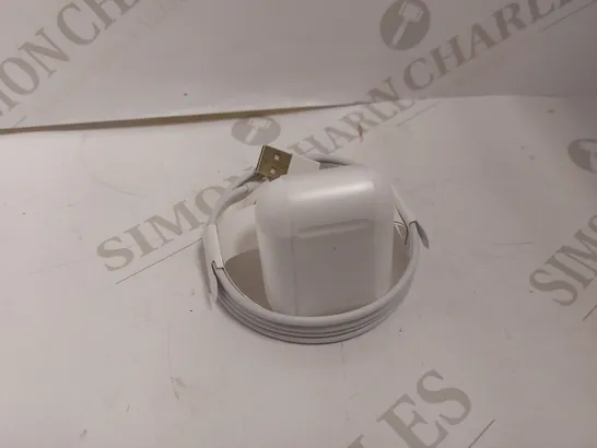 APPLE AIRPODS WITH WIRELESS CHARGING CASE