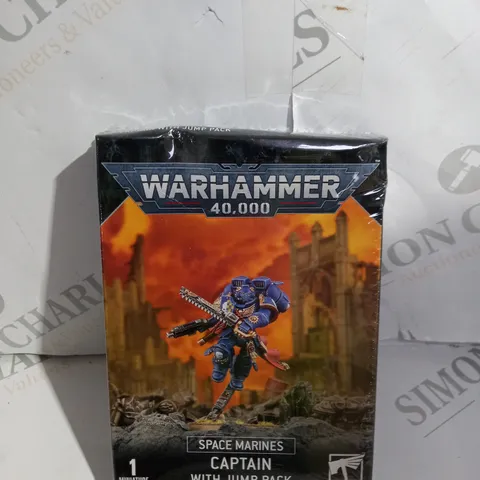 SEALED WARHAMMER 40.000 SPACE MARINES CAPTAIN WITH JUMP PACK