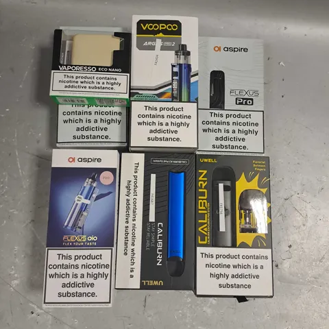 APPROXIMATELY 20 VAPES & E-CIGARETTES TO INCLUDE UWELL CALIBURN, ASPIRE FLEXUS PRO, VAPORESSO ECO NANO, ETC