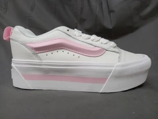 BOXED PAIR OF VANS KNU STACK SHOES IN WHITE/PINK UK SIZE 4.5