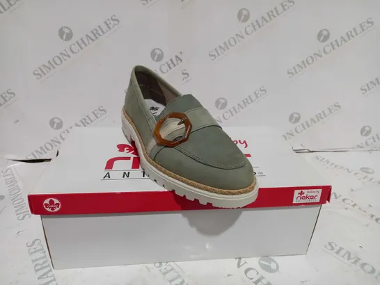 BOXED PAIR OF RIEKER SUEDE LOAFER GREEN SHOES - UK SIZE 6