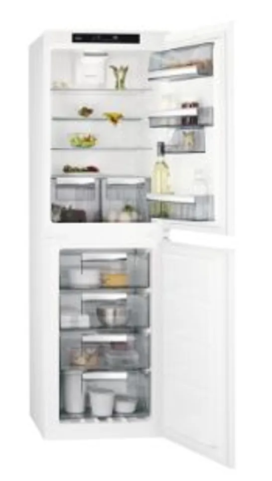 AEG 6000 SERIES INTEGRATED 50/50 FRIDGE FREEZER MODEL SCE818E6NS RRP £934