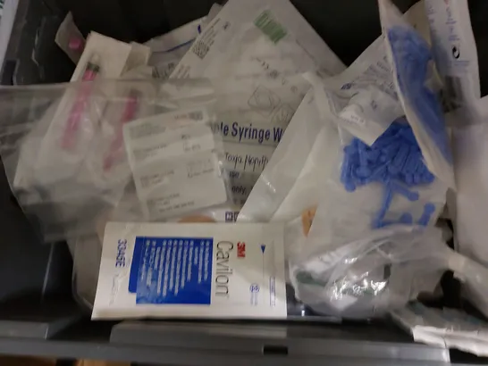 BOX OF APPROX 30 MEDICAL ITEMS TO INCLUDE NEBULISER MASKS, GAUZE STRIPS AND ASSORTED PLASTERS