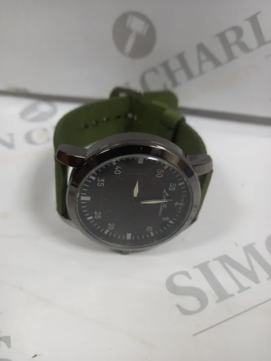 LA BANUS BLACK DIAL GREEN FABRIC STRAP WATCH 