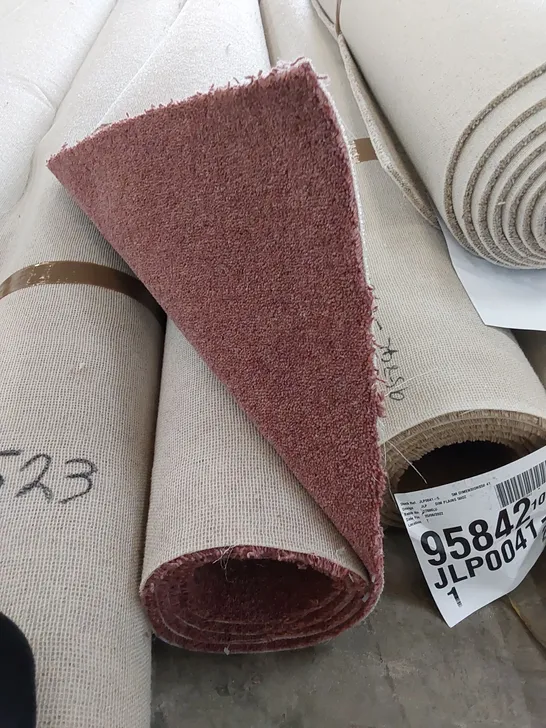 ROLL OF QUALITY GLF DIM HEATHERS CARPET // SIZE: APPROX. 5 X 2.05m