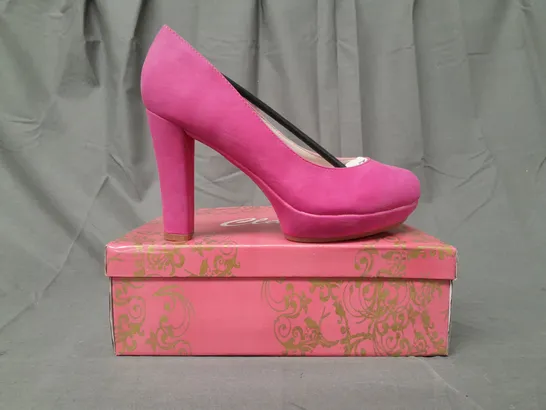 BOXED PAIR OF CLARA'S CLOSED TOE HIGH HEEL SHOES IN FUCHSIA 37