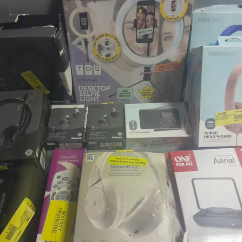 LOT OF APPROXIMATELY 20 ASSORTED TECH ITEMS TO INCLUDE SHARP MICRO SYSTEM, TWS EARBUDS, HD AERIAL AND POCKET RADIO