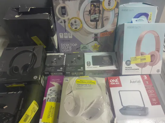 LOT OF APPROXIMATELY 20 ASSORTED TECH ITEMS TO INCLUDE SHARP MICRO SYSTEM, TWS EARBUDS, HD AERIAL AND POCKET RADIO