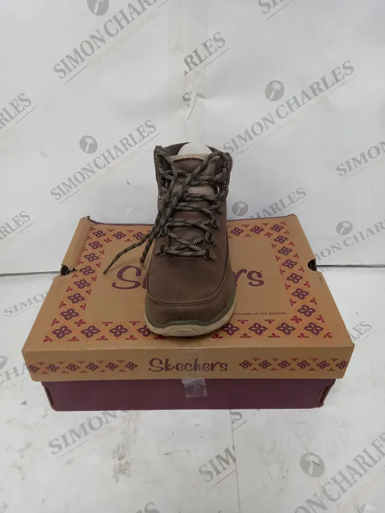 SKECHERS SYNERGY WARM TECH BOOT - CHESTNUT, SIZE 4 UK