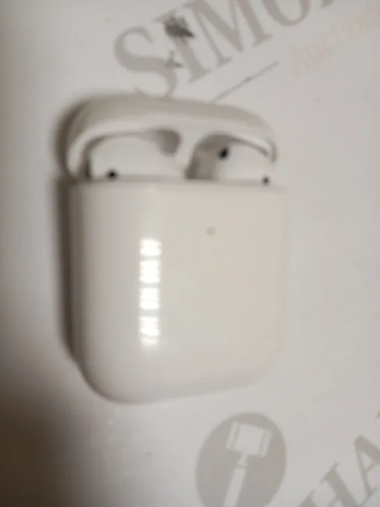 APPLE AIR PODS