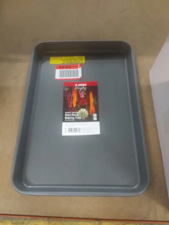 JUDGE EVERYDAY NON-STICK BAKING TRAY 