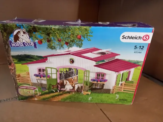 BOXED SCHLEICH HOSE CLUB SET - 42344