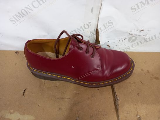 PAIR OF DR MARTENS RED SHOES SIZE 8