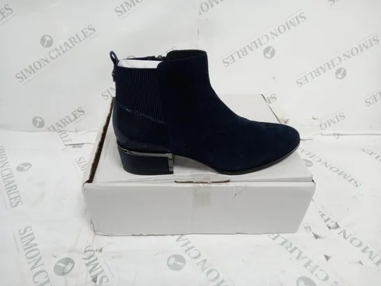 MODA IN PELLE LILITH VNAVY SUEDE ANKLE BOOT SIZE 5 - BOXED