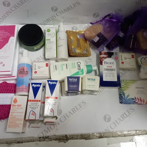 LOT OF APPROX 20 ASSORTED HEALTH AND BEAUTY ITEMS TO INCLUDE SOAPS, DEODERANTS, FOOT CREAM ETC