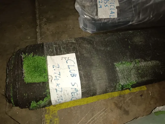 ROLL OF CLUB SPEC ASTROTURF - 2.74 X 2.74M