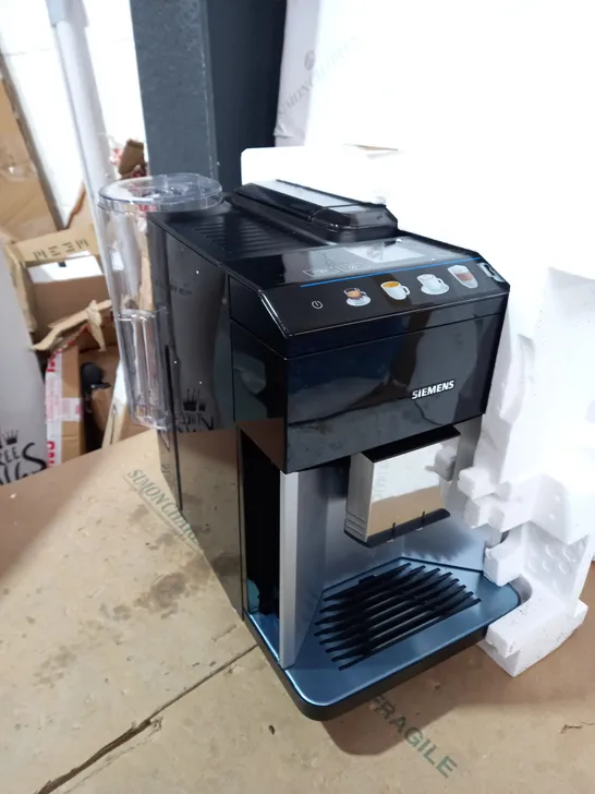 BOXED SIEMANS EQ500 COFFEE MACHINE RRP £599