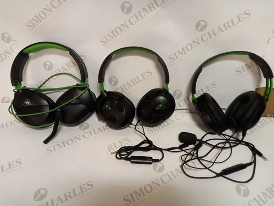 BOX OF 3 TURTLE BEACH WIRED GAMING HEADSETS FOR XBOX INCLUDING 2X RECON 50X AND RECON 70