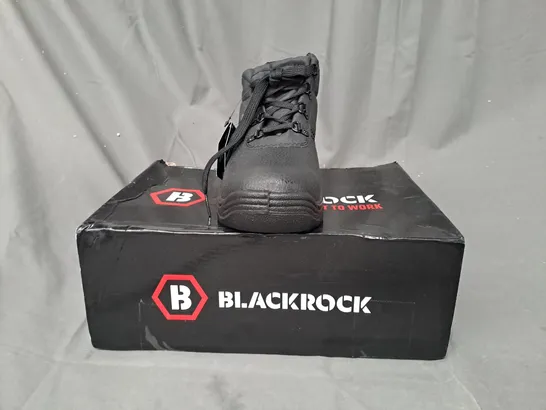 BOXED PAIR OF BLACKROCK CHUKKA BOOTS IN BLACK UK SIZE 4