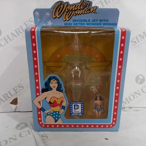 WONDER WOMAN INVISIBLE JET WITH MINI RETRO WONDER WOMAN ACTION FIGURE