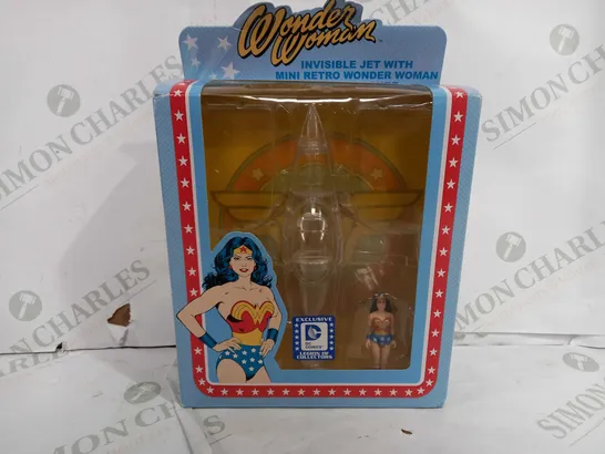 WONDER WOMAN INVISIBLE JET WITH MINI RETRO WONDER WOMAN ACTION FIGURE