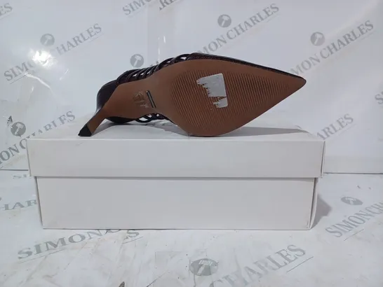 BOXED PAIR OF REISS DAPHNE SLINGBACK HEELS IN POMEGRANATE SIZE 5