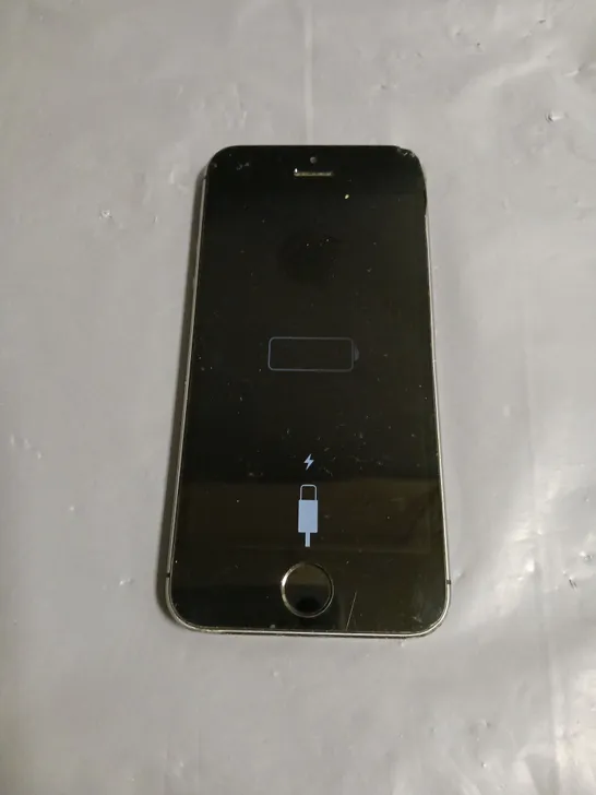 APPLE IPHONE 5S A1457 SMARTPHONE IN SILVER