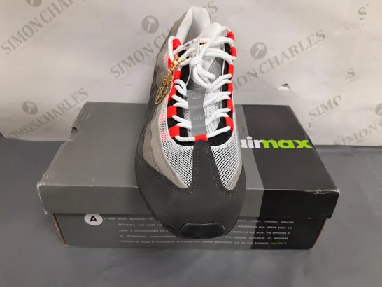 BOXED PAIR OF NIKE AIR MAX 95 TT SHOES IN BLACK/GREY/ORANGE UK SIZE 10