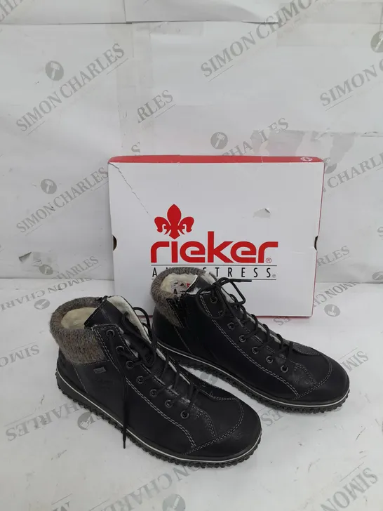 BOXED PAIR OF RIEKER LACE UP BOOTS IN BLACK SIZE 7.5