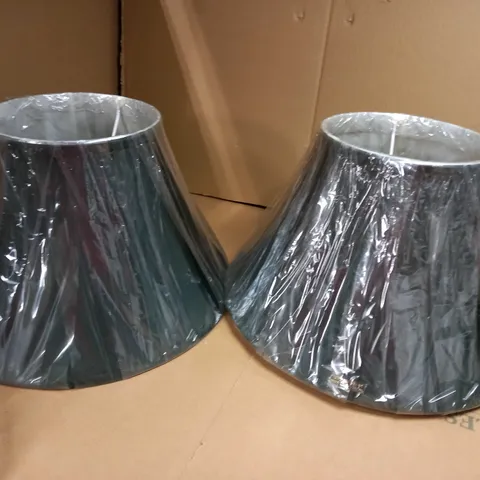 LOT OF APPROX 2 BOTTLE GREEN LAMPSHADES