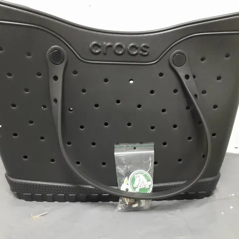 BOXED CROCS CLASSIC TOTE IN BLACK/NOIR 