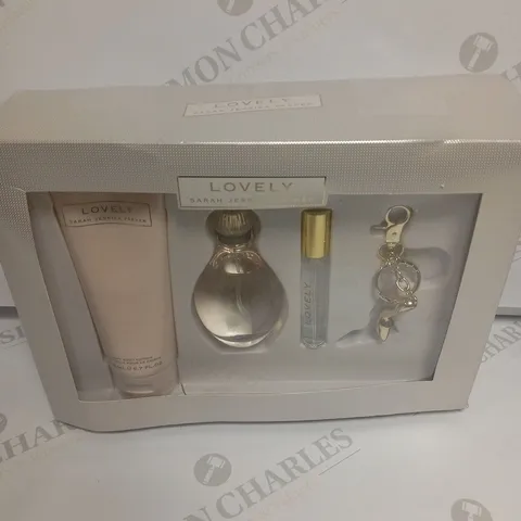 BOXED SARAH JESSICA PARKER LOVELY EAU DE PARFUM GIFT SET