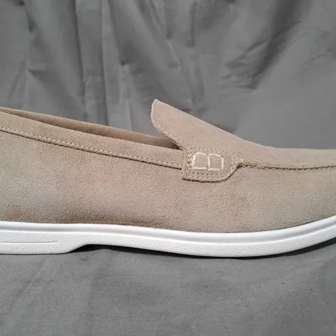 BOXED PAIR OF MOSS SLIP-ON SHOES IN STONE UK SIZE 8