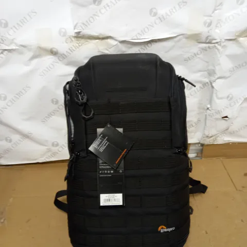 LOWEPRO BLACK HIKING BAG