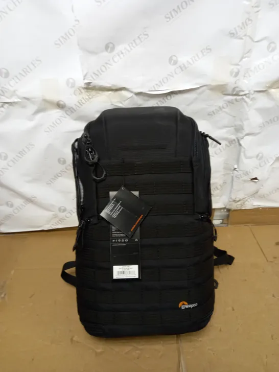 LOWEPRO BLACK HIKING BAG